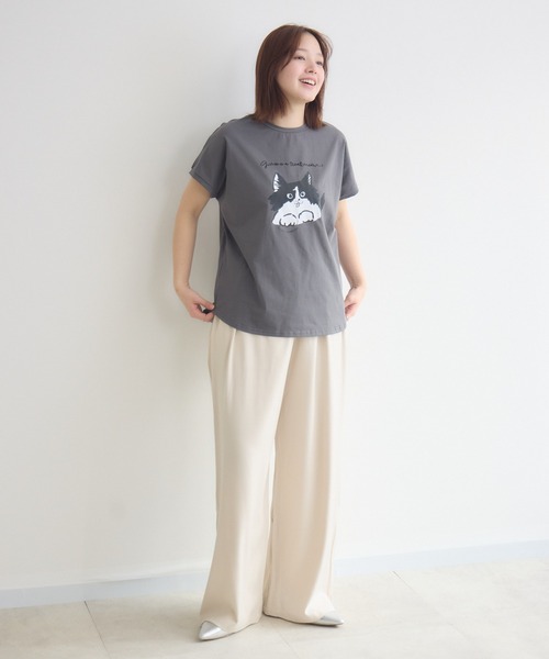 meeny miny（ミーニーマイニー）の「【meeny miny】CAT & BAKES 9456『わんこBANDOとPEPPE』Tシャツ（Tシャツ/カットソー・レディース・ベージュ/ホワイト/チャコールグレー・M-L/S-M）」の9枚目の写真