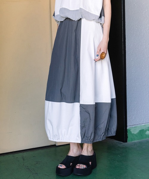 AULA AILA（アウラアイラ）の「コクーンレイヤードワンピース（ワンピース・レディース・グリーン/オフホワイト/ブラック・0）」の9枚目の写真