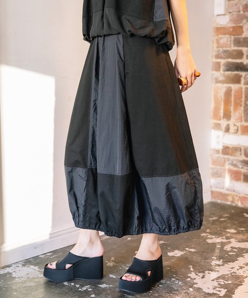 AULA AILA（アウラアイラ）の「コクーンレイヤードワンピース（ワンピース・レディース・グリーン/オフホワイト/ブラック・0）」の14枚目の写真