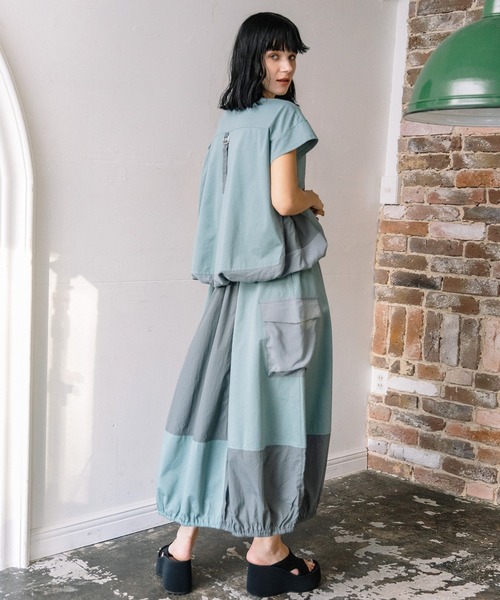 AULA AILA（アウラアイラ）の「コクーンレイヤードワンピース（ワンピース・レディース・グリーン/オフホワイト/ブラック・0）」の17枚目の写真