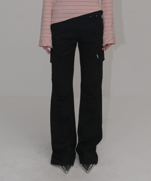 SHIRRING CARGO BOOTS CUT PANTS [BLACK]