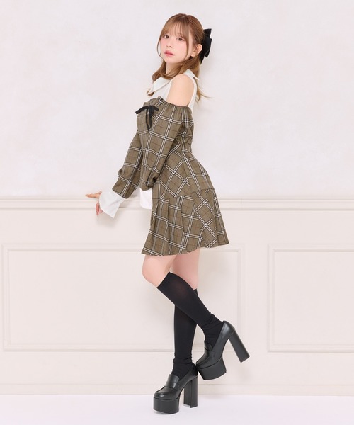 apres jour(アプレジュール)の「オープンショルダードッキングミニワンピース(ワンピース・レディース・ブラウン系その他/ブラック系その他・X-LARGE/フリー)」の10枚目の写真