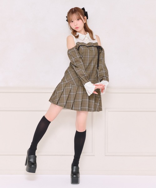 apres jour(アプレジュール)の「オープンショルダードッキングミニワンピース(ワンピース・レディース・ブラウン系その他/ブラック系その他・X-LARGE/フリー)」の12枚目の写真