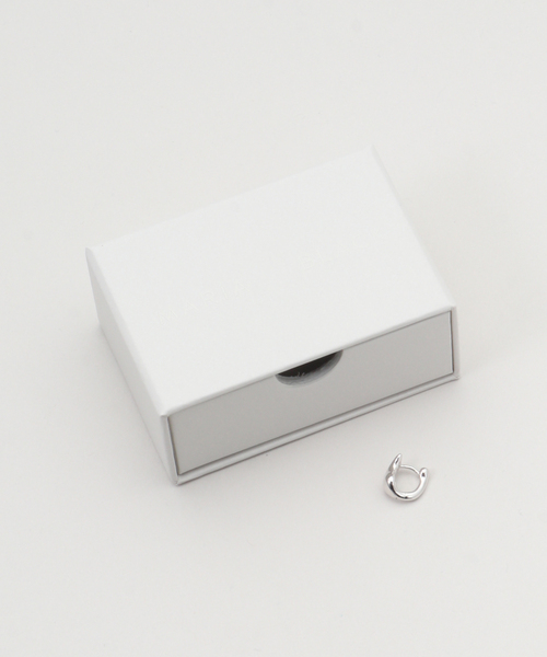 journal standard L'essage(ジャーナルスタンダードレサージュ)の「【MARIA BLACK/マリアブラック】 Sagene Trail Huggie Silver LEFT:ピアス(ピアス(片耳用)・レディース・シルバー・FREE)」の4枚目の写真