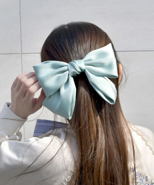 F i.n.t（フィント）の「サテンビックリボンバレッタ（バレッタ/ヘアクリップ・レディース・ネイビー/ミント/コーラルピンク/オフホワイト・FREE）」の2枚目の写真