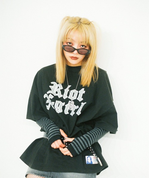 Champion（チャンピオン）の「Champion for X-girl FADED LOGO S/S BIG TEE DRESS（ワンピース・レディース・ブラック/ネイビー・S/M）」の3枚目の写真