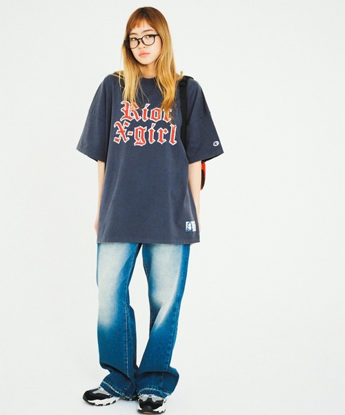 Champion（チャンピオン）の「Champion for X-girl FADED LOGO S/S BIG TEE DRESS（ワンピース・レディース・ブラック/ネイビー・S/M）」の5枚目の写真
