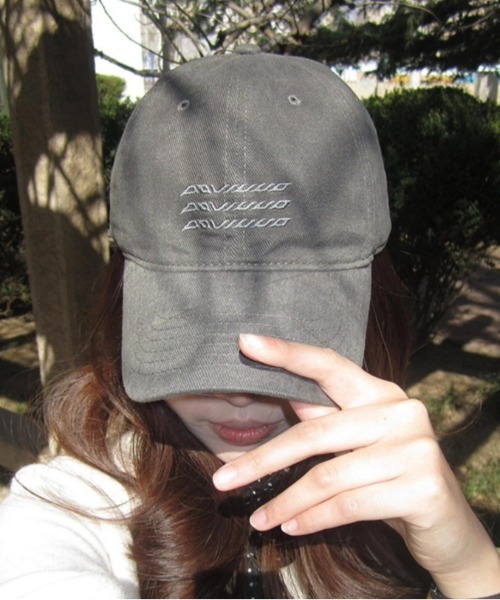 Vipoa（ヴィポア）の「simple embroidery cap（キャップ・レディース・チャコールグレー/ブラック・FREE）」の5枚目の写真