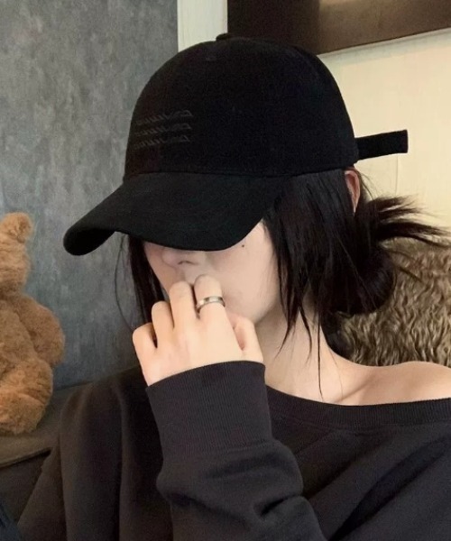 Vipoa（ヴィポア）の「simple embroidery cap（キャップ・レディース・チャコールグレー/ブラック・FREE）」の11枚目の写真