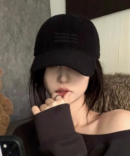 Vipoa（ヴィポア）の「simple embroidery cap（キャップ・レディース・チャコールグレー/ブラック・FREE）」の13枚目の写真