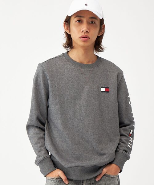 TOMMY HILFIGER(トミーヒルフィガー)の「フレンチテリー ロゴ ロングスリーブスウェット ユニセックス オンライン限定(スウェット・メンズ・チャコールグレー/マルチ/ホワイト・X-LARGE/MEDIUM/SMALL/LARGE)」の4枚目の写真