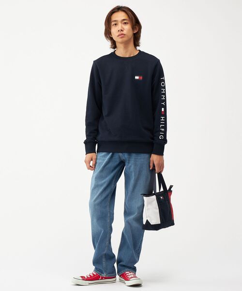 TOMMY HILFIGER(トミーヒルフィガー)の「フレンチテリー ロゴ ロングスリーブスウェット ユニセックス オンライン限定(スウェット・メンズ・チャコールグレー/マルチ/ホワイト・X-LARGE/MEDIUM/SMALL/LARGE)」の5枚目の写真