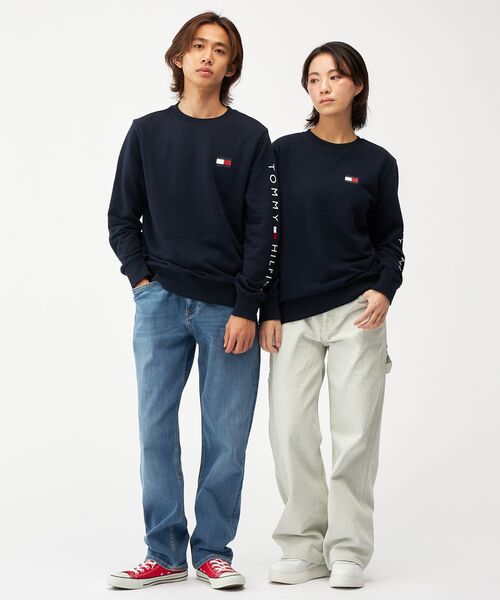 TOMMY HILFIGER(トミーヒルフィガー)の「フレンチテリー ロゴ ロングスリーブスウェット ユニセックス オンライン限定(スウェット・メンズ・チャコールグレー/マルチ/ホワイト・X-LARGE/MEDIUM/SMALL/LARGE)」の9枚目の写真