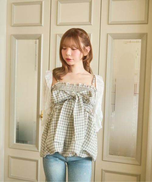 TITTY&CO.（ティティーアンドコー）の「チェックリボンキャミトップス（キャミソール・レディース・ネイビー/ブラック/ライトブルー/ホワイト・FREE）」の2枚目の写真