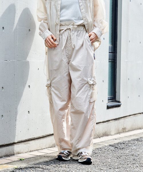 FREAK'S STORE（フリークスストア）の「Super Light Nylon ウエストギャザーパンツ＜セットアップ対応＞（カーゴパンツ・レディース・ブラウン/ナチュラル/ブラック・SMALL/MEDIUM）」の11枚目の写真