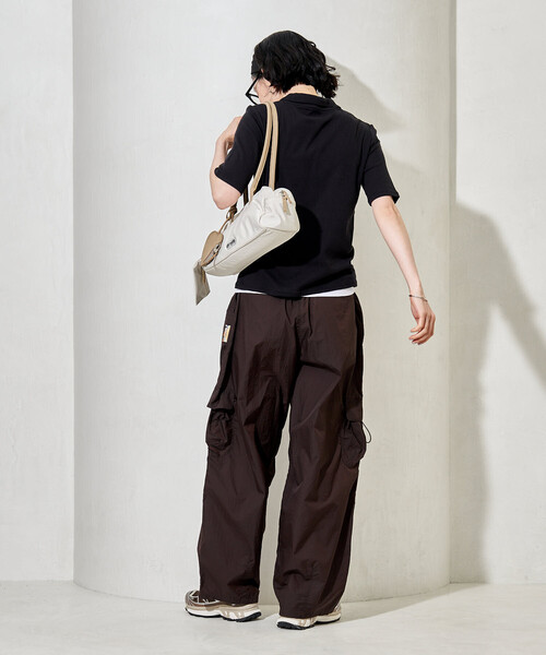 FREAK'S STORE（フリークスストア）の「Super Light Nylon ウエストギャザーパンツ＜セットアップ対応＞（カーゴパンツ・レディース・ブラウン/ナチュラル/ブラック・SMALL/MEDIUM）」の21枚目の写真