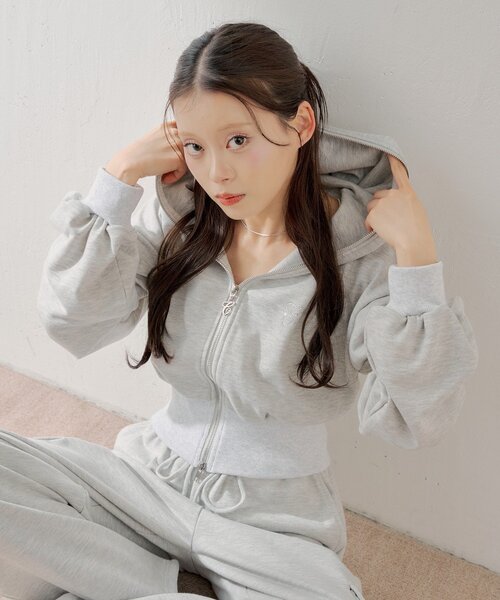 Chico（チコ）の「ダブルジップショート丈パーカー（パーカー・レディース・ホワイト系その他/ピンク/グレー・FREE）」の2枚目の写真