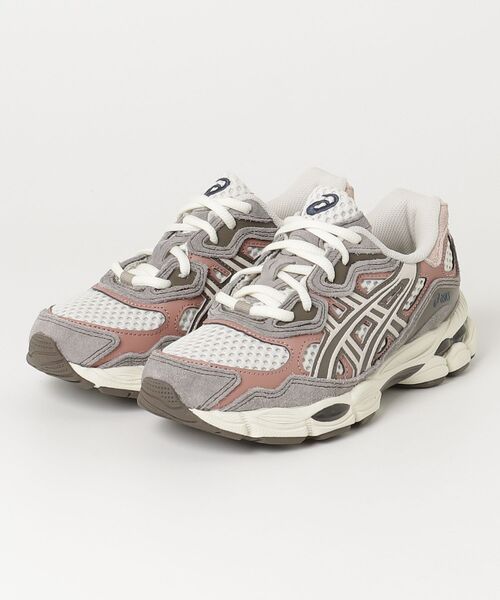 ASICS(アシックス)の「GEL-NYC / ゲルエヌワイシー(スニーカー・メンズ・ホワイト×グレー・26.5/29/24.5/28/27/26/24/23/27.5/29.5/28.5/25/25.5/23.5)」の2枚目の写真