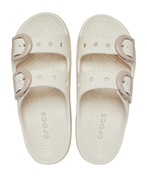 crocs(クロックス)の「CROCS クロックス SATURDAY ENAMEL BUCKLE SNDL W サタデー エナメル バックル サンダル ウィメンズ 212867-2MC(サンダル・レディース・オフホワイト・22.0cm/23.0cm/24.0cm/25.0cm)」の4枚目の写真