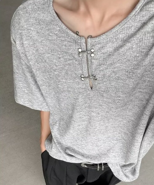 B.R.U(ブル)の「メタルホックヘンリーネックトップス(Tシャツ/カットソー・メンズ・ホワイト/グレー/ブラック・LARGE/MEDIUM)」の9枚目の写真