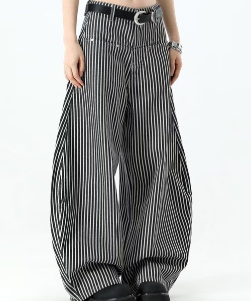 Sibra(シブラ)の「ストライプ柄ワイドパンツ(デニムパンツ・レディース・ブラック・L/M/S)」の1枚目の写真