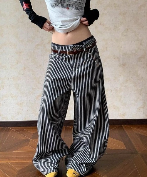 Sibra(シブラ)の「ストライプ柄ワイドパンツ(デニムパンツ・レディース・ブラック・L/M/S)」の14枚目の写真