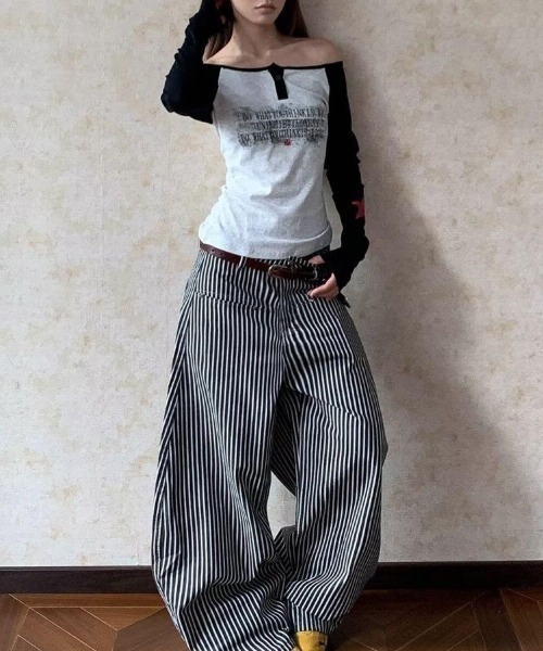 Sibra(シブラ)の「ストライプ柄ワイドパンツ(デニムパンツ・レディース・ブラック・L/M/S)」の17枚目の写真
