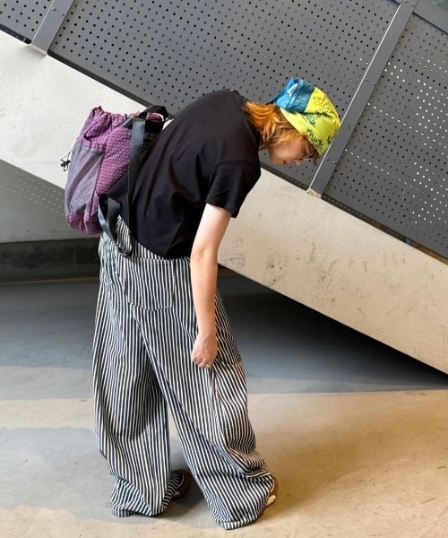 Sibra(シブラ)の「ストライプ柄ワイドパンツ(デニムパンツ・レディース・ブラック・L/M/S)」の8枚目の写真