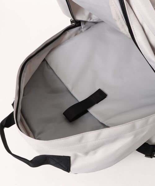 Reebok(リーボック)の「【Reebok/リーボック】【通勤・通学にちょうどいい27L A4サイズ対応】マルチポケットバックパック PC収納ポケット付き スポーツ ジム ストリート スポーティー リュック(バックパック/リュック・メンズ・アイボリー/チャコールグレー・FREE)」の21枚目の写真