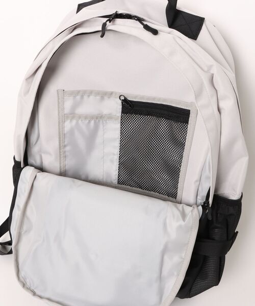 Reebok(リーボック)の「【Reebok/リーボック】【通勤・通学にちょうどいい27L A4サイズ対応】マルチポケットバックパック PC収納ポケット付き スポーツ ジム ストリート スポーティー リュック(バックパック/リュック・メンズ・アイボリー/チャコールグレー・FREE)」の22枚目の写真