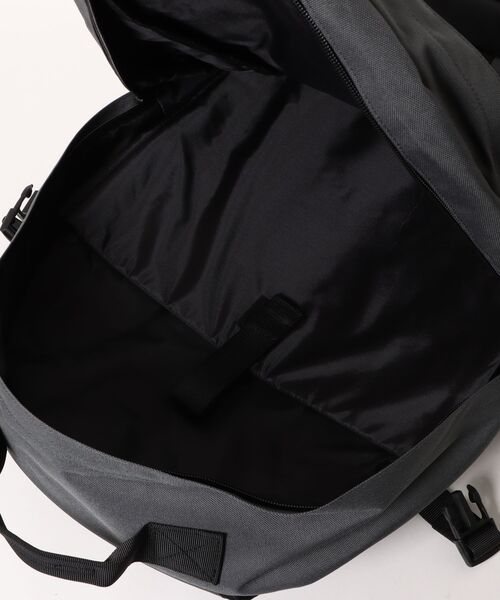 Reebok(リーボック)の「【Reebok/リーボック】【通勤・通学にちょうどいい27L A4サイズ対応】マルチポケットバックパック PC収納ポケット付き スポーツ ジム ストリート スポーティー リュック(バックパック/リュック・メンズ・アイボリー/チャコールグレー・FREE)」の4枚目の写真