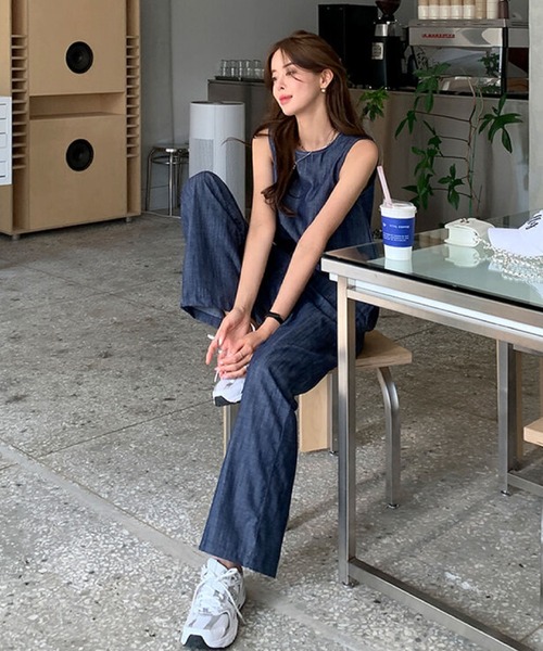 2ly2(トゥーリートゥー)の「セットアップ レディース ノースリーブ トップス ワイドパンツ デニム風(セットアップ・レディース・ネイビー・FREE)」の5枚目の写真