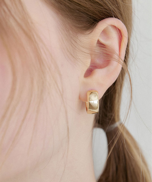 HALDEN（ハルデン）の「basic round one touch earrings (E065_gold medium)（ピアス（両耳用）・レディース・その他・FREE）」の2枚目の写真