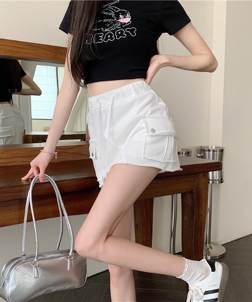 LETee(レティー)の「切りっぱなしデザインカーゴタイプミニスカート/インナーパン(スカート・レディース・グレー/ブラック/ホワイト・FREE)」の5枚目の写真