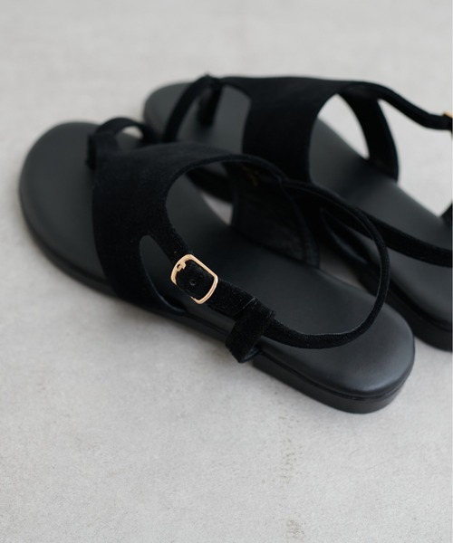 LARUTA(ラルータ)の「【LARUTA】フラットスエードサンダル(サンダル・レディース・ベージュ/ブラック・LARGE/MEDIUM)」の4枚目の写真