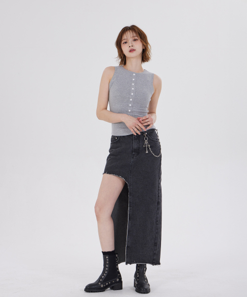 DYSFUNCT（ディスファンクト）の「BUTTON DETAIL SLEEVELESS TOP(GRAY)（Tシャツ/カットソー・レディース・その他・FREE）」の2枚目の写真