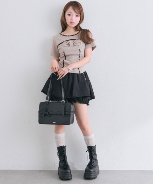 OLIVE des OLIVE（オリーブデオリーブ）の「デコルテ開きリボントップス（Tシャツ/カットソー・レディース・ベージュ/ブラック/オフホワイト・FREE）」の10枚目の写真