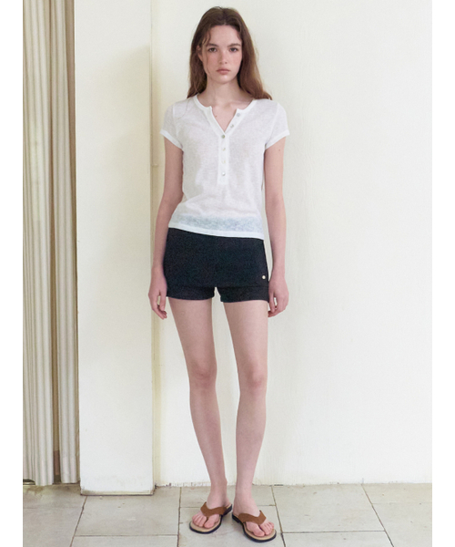ETMON(エトモン)の「Half Open Button T-Shirt, White(Tシャツ/カットソー・レディース・その他・F)」の2枚目の写真