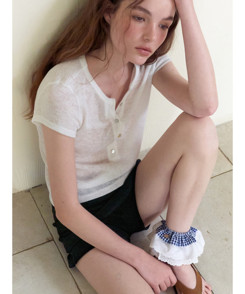 ETMON(エトモン)の「Half Open Button T-Shirt, White(Tシャツ/カットソー・レディース・その他・F)」の3枚目の写真