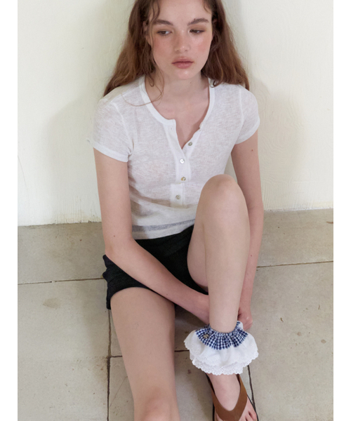 ETMON(エトモン)の「Half Open Button T-Shirt, White(Tシャツ/カットソー・レディース・その他・F)」の4枚目の写真