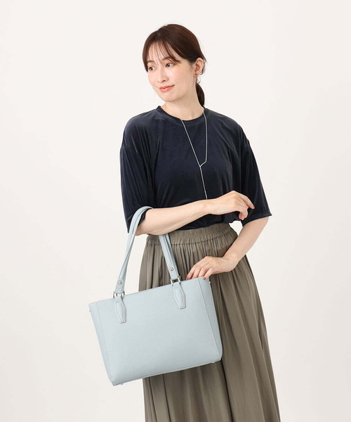 MK MICHEL KLEIN（エムケーミッシェルクラン）の「[2WAY/A4収納可]合成皮革エンボスビジネストート（トートバッグ・レディース・ブラック/グレー/ダークインディゴブルー・00）」の19枚目の写真