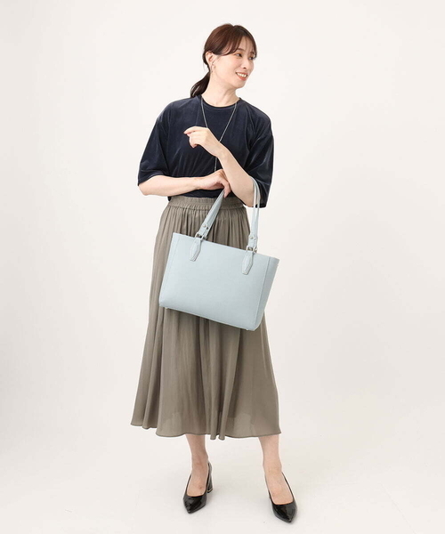 MK MICHEL KLEIN（エムケーミッシェルクラン）の「[2WAY/A4収納可]合成皮革エンボスビジネストート（トートバッグ・レディース・ブラック/グレー/ダークインディゴブルー・00）」の20枚目の写真
