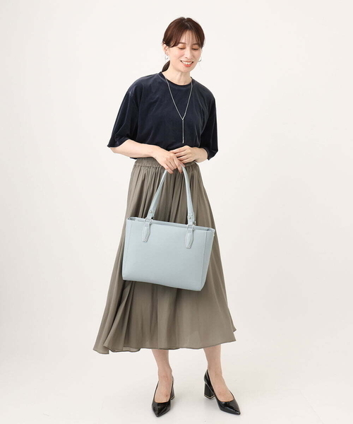 MK MICHEL KLEIN（エムケーミッシェルクラン）の「[2WAY/A4収納可]合成皮革エンボスビジネストート（トートバッグ・レディース・ブラック/グレー/ダークインディゴブルー・00）」の21枚目の写真