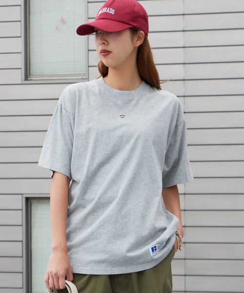 Russell Athletic(ラッセルアスレティック)の「RUSSELL ATHLETIC / ラッセルアスレティック Campus Jersey Solid T キャンパス ジャージー ソリッド Tシャツ 半袖 無地 ワンポイント ブランドロゴ 秋 秋服 2026年秋冬(Tシャツ/カットソー・メンズ・ホワイト/ブラック/グレー・M/L/XL)」の3枚目の写真