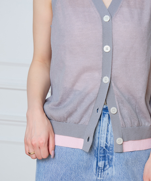 IENA LA BOUCLE(イエナラブークル)の「《手洗い可》IENA LA BOUCLE シアーニットバイカラーベスト(ベスト・レディース・ベージュ/グレー・FREE)」の8枚目の写真