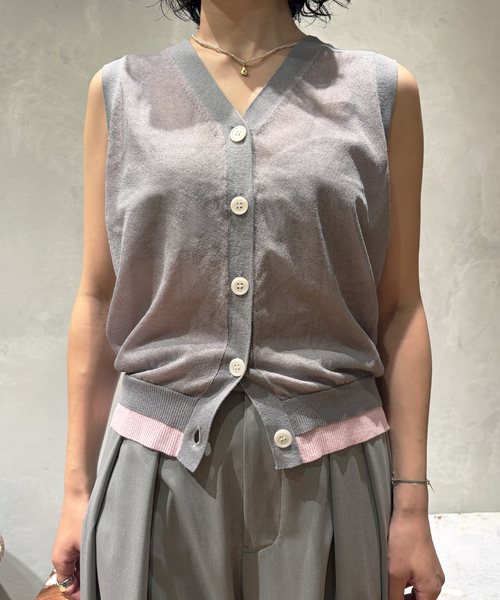 IENA LA BOUCLE(イエナラブークル)の「《手洗い可》IENA LA BOUCLE シアーニットバイカラーベスト(ベスト・レディース・ベージュ/グレー・FREE)」の13枚目の写真