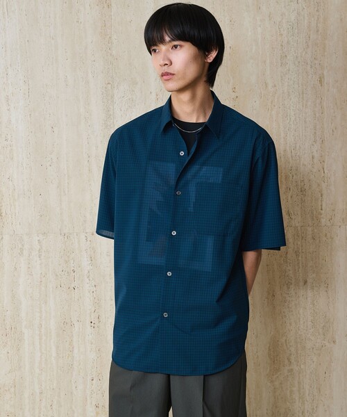 green label relaxing(グリーンレーベルリラクシング)の「ウォッシャブル TW サイロ ジャストルーズ チェック柄 半袖 シャツ -通気性・接触冷感-(シャツ/ブラウス・メンズ・ダークグリーン/ダークブラウン/グレー系・M/S/L/XL)」の3枚目の写真