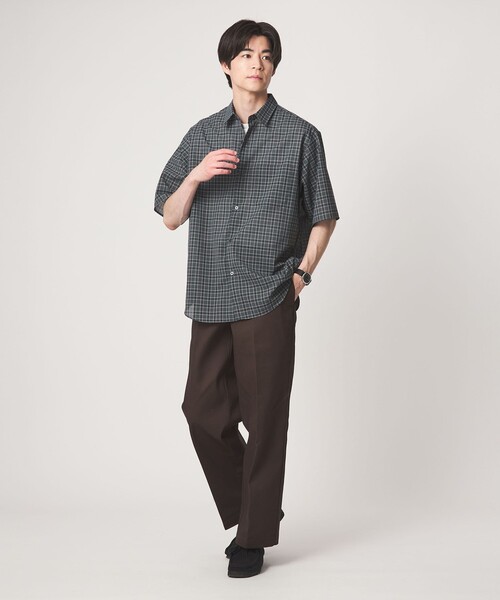 green label relaxing(グリーンレーベルリラクシング)の「ウォッシャブル TW サイロ ジャストルーズ チェック柄 半袖 シャツ -通気性・接触冷感-(シャツ/ブラウス・メンズ・ダークグリーン/ダークブラウン/グレー系・M/S/L/XL)」の13枚目の写真