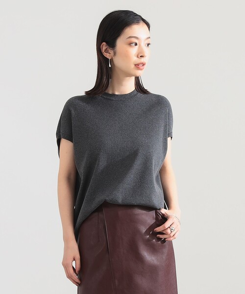 Demi-Luxe BEAMS(デミルクス ビームス)の「AK+1 / 総針 ノースリーブ フォルム プルオーバー(ニット/セーター・レディース・マスタード/ホワイト系その他6/チャコールグレー・ONE SIZE)」の2枚目の写真