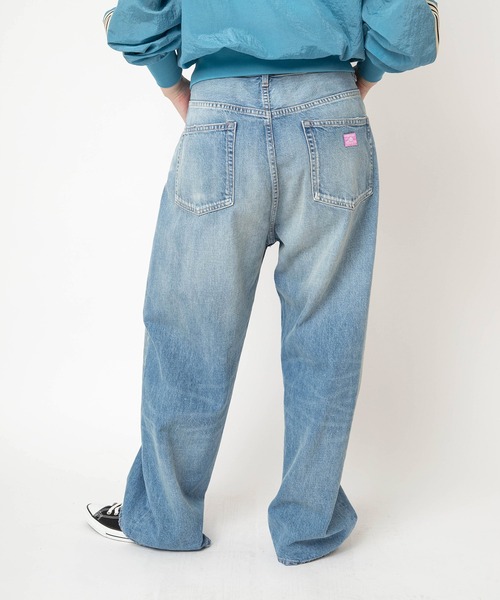 RNA(アールエヌエー)の「R4488 イージーBIGパンツ(デニムパンツ・レディース・ライトインディゴブルー・MEDIUM)」の4枚目の写真